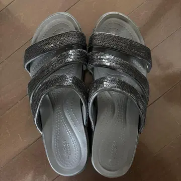 Crocs 그레이 샌들 W9 25cm