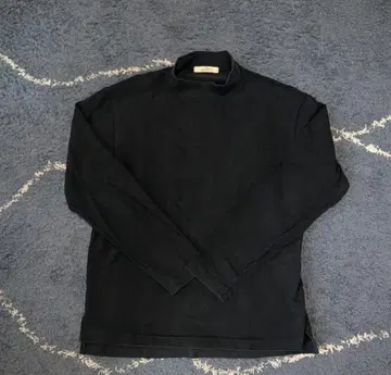 confect 모크넥 네이비 맨투맨