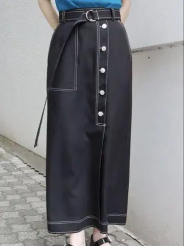 무루아 아지메 프론트 버튼 스커트