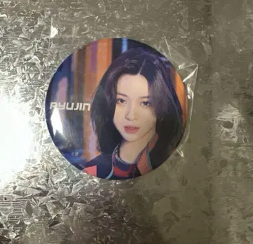 [ 마지막 1개 ] itzy 류진 voltage 캔 배지