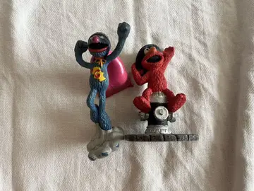 그로버와 엘모 피규어