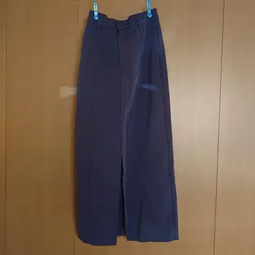 카프리슈 마쥬 앞 슬릿 슬랙스 스커트