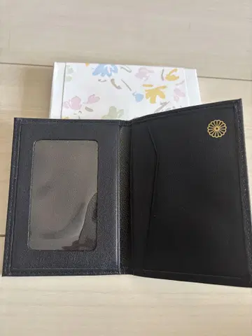 황궁 교통카드 지갑 국화 문장 부착