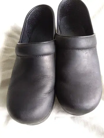 단스코 블랙 가죽 사보 39