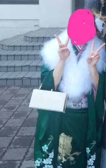 그린 컬러 후리소데 벚꽃 꽃무늬 골드 컬러 장식