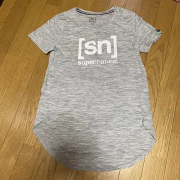 super.natural 반팔T셔츠 M 사이즈 그레이