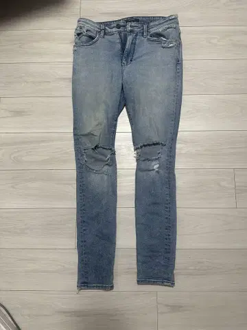Neuw Denim 라이트 블루 스키니 청바지