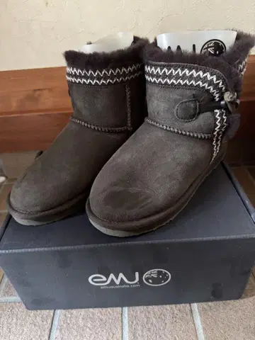 [인기!] EMU 다크 브라운 어그 부츠