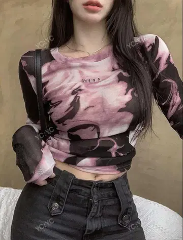 문자 그래픽 크롭 셔츠