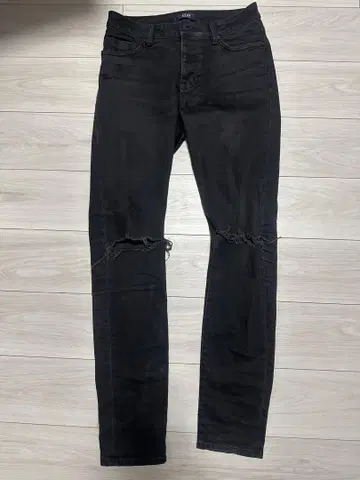 Neuw Denim 블랙 데미지 데님 팬츠