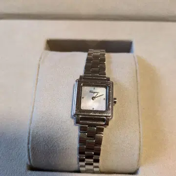 Salvatore Ferragamo 시계 레드 박스 포함