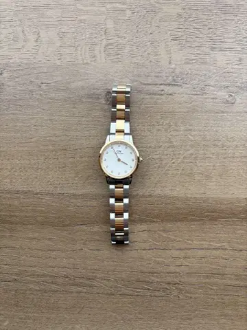 다니엘 웰링턴 손목시계 DW00600358