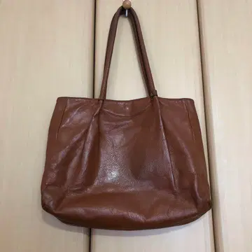 일 비종떼 가죽 토트백