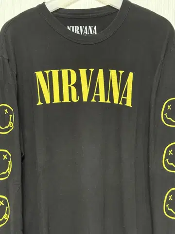 NIRVANA 블랙 롱 슬리브 T셔츠 L/G 커트 코베인