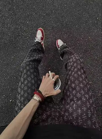 꽃무늬 디자인 슬림핏 데님 팬츠