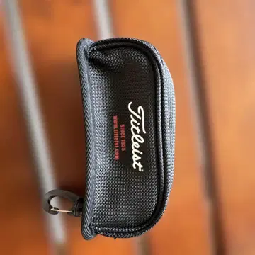 Titleist 블랙 볼&티 파우치 카라비너 포함