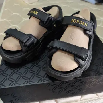 새상품급 JORDAN 데자 우먼 스포츠 샌들 블랙