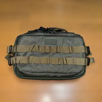 헌터 UBX1174CPL-MAA GREEN 바디 백