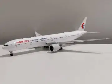 중국 동방항공 Boeing 777-300 1/400