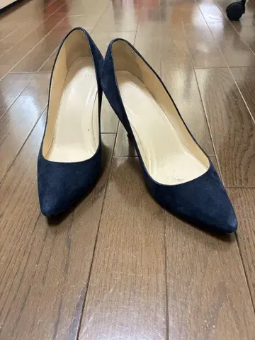 새상품급 데프레 네이비 펌프스 염소 가죽