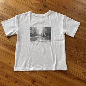 [ Emma Taylor ] 성인 로고 프린트 T셔츠
