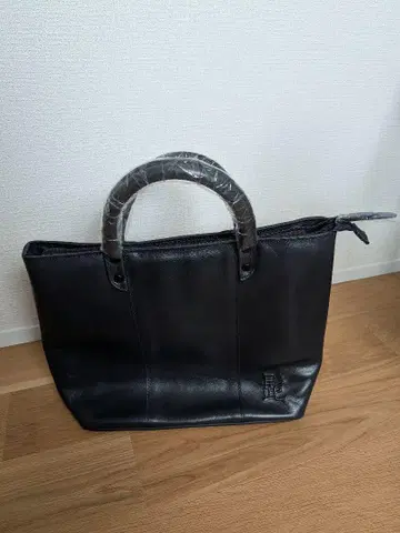 하베스트 라벨 히게 가죽 토트백