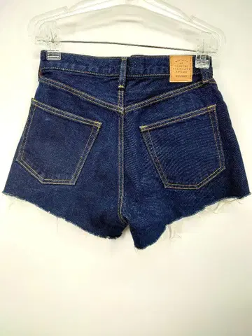 컨디션 최상 MOUSSY 다크 블루 버튼 플라이 데님 숏팬츠 사이즈 0