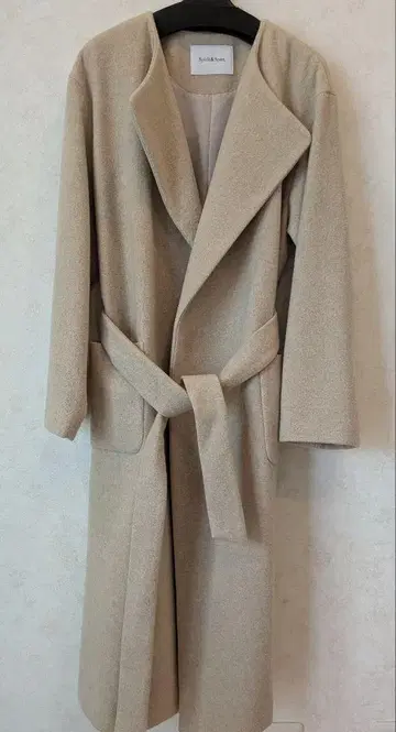 스픽앤스팬 노카라 로브 코트 새상품급