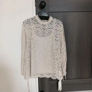 Mila Owen 베이지 레이스 긴팔 블라우스, 이너 포함 사이즈 1