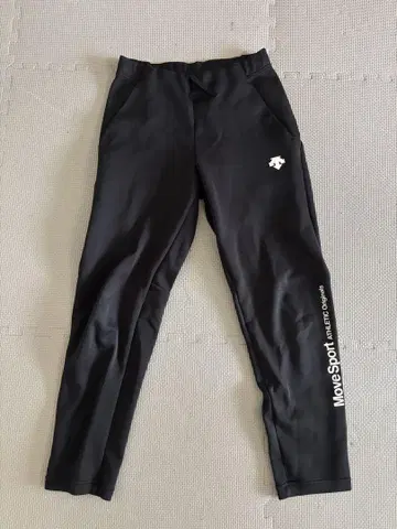 데상트 Move Sport 애슬레틱 팬츠 블랙