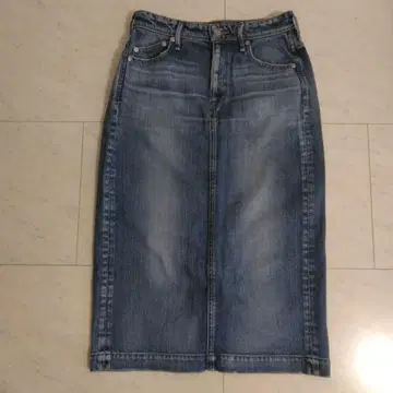 YANUK 박스 실루엣 데님 블루 스커트