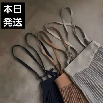 플리츠 스커트 멜빵 포함 베이지 깔끔한 오피스 스커트