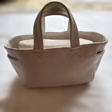 WAKO 화이트 가죽 핸드백
