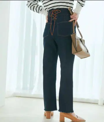 레이스업 허리 다크 블루 스트레이트 데님