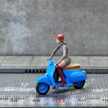 [ CJ-602 ] 1/64 베스파에 타는 여성 바이크 세트 피규어
