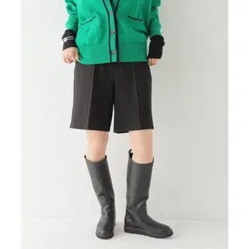 relume 블랙 플리츠 하프 팬츠