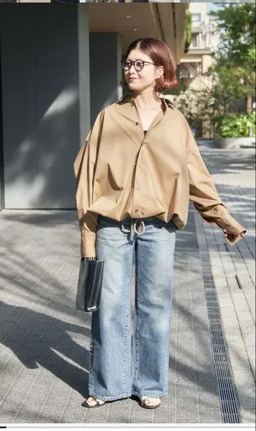 [주말 한정 판매 새상품급 spick&span] CO/PE 헴 개더 셔츠