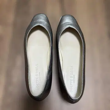 오데트 에 오딜 실버 플랫슈즈