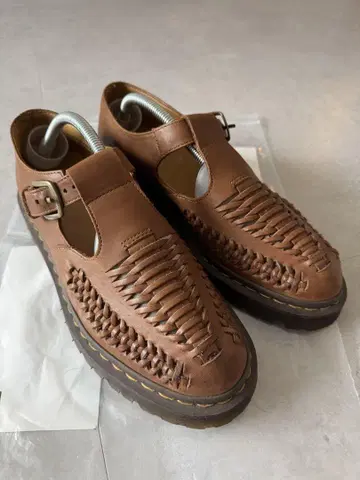 Dr. Martens 브라운 샌들 9 US