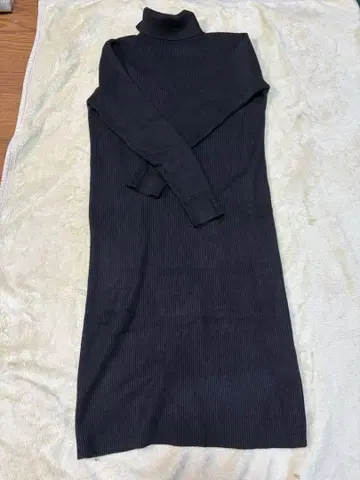 NEW DESIGN 다크 그레이 타이트 스커트 미사용품 M 사이즈