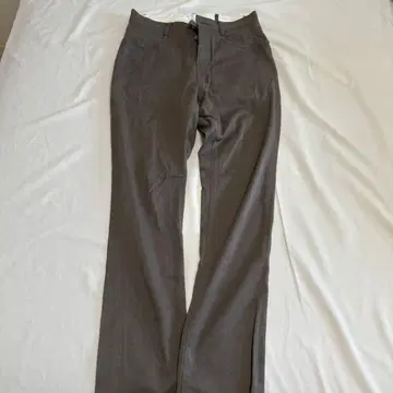 어태치먼트 attachment 카즈유키 쿠마가이 팬츠
