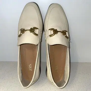 새상품 ZARA 천연 가죽 버클 소프트 가죽 로퍼 37 에크루