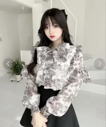 TITTY&CO. 프릴 슬리브 리본 블라우스