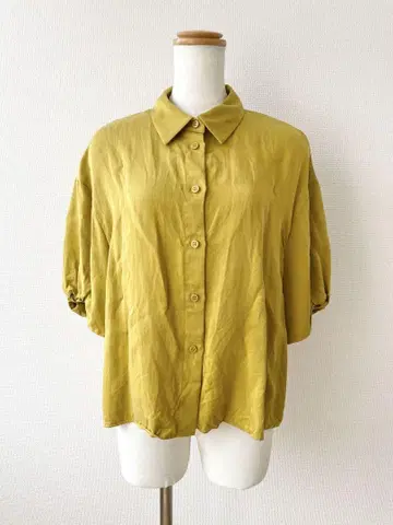 COS 머스타드 컬러 반팔 버튼 업 셔츠