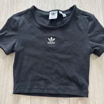 adidas 리브 크롭 T셔츠 XS 블랙