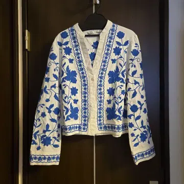 ZARA 꽃무늬 자수 긴팔 셔츠