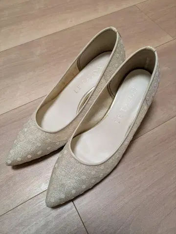 LE TALON 4.5cm 포인트 튤 도트 펌프스