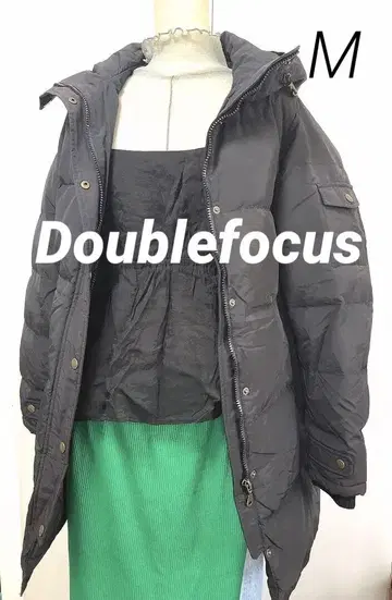 Doublefocus 블랙 후드 부착 다운 자켓 점퍼