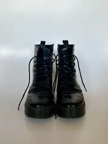 블랙 통굽 하이컷 부츠