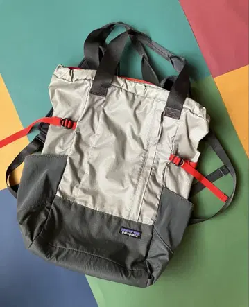 patagonia 라이트웨이트 트래블 토트 팩 그레이/빨간색